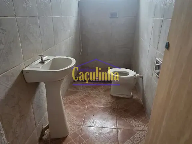 Casa com 50m² 1 quarto e 1 banheiro, para alugar, no bairro Chalet em Barra do Piraí