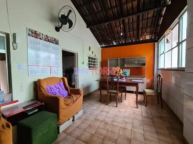 Casa 7 quartos e 3 banheiros, à venda, no bairro Centro em Itabuna