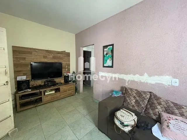 Casa com 200m² 2 quartos e 1 banheiro, à venda, no bairro Carolina Parque em Goiânia