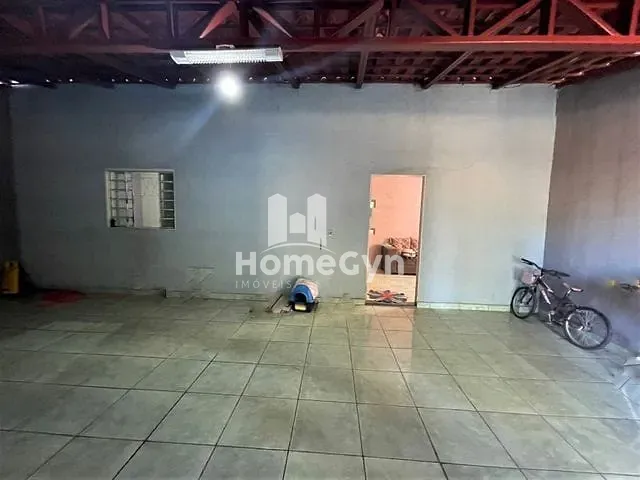 Casa com 200m² 2 quartos e 1 banheiro, à venda, no bairro Carolina Parque em Goiânia