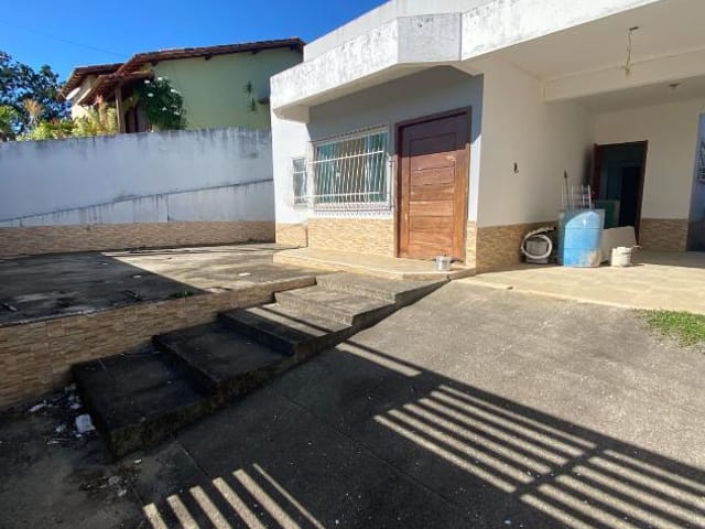 Casa com 360m² 3 quartos e 2 banheiros, à venda, no bairro Village Rio das Ostras em Rio das Ostras