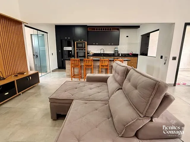 Casa com 155m² 3 quartos e 2 banheiros, à venda, no bairro Jardim Espanha em Maringá