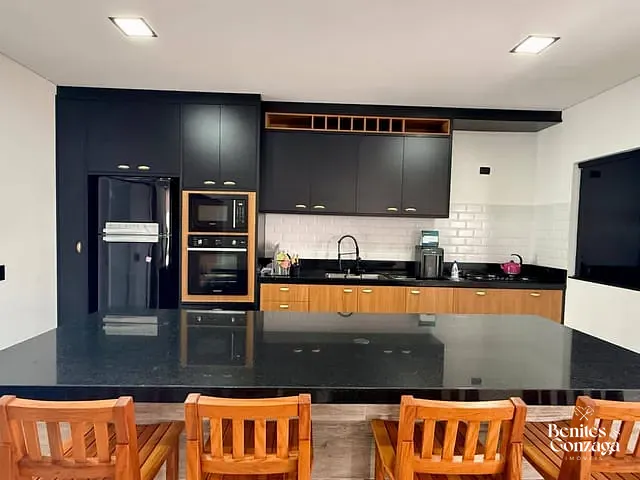 Casa com 155m² 3 quartos e 2 banheiros, à venda, no bairro Jardim Espanha em Maringá