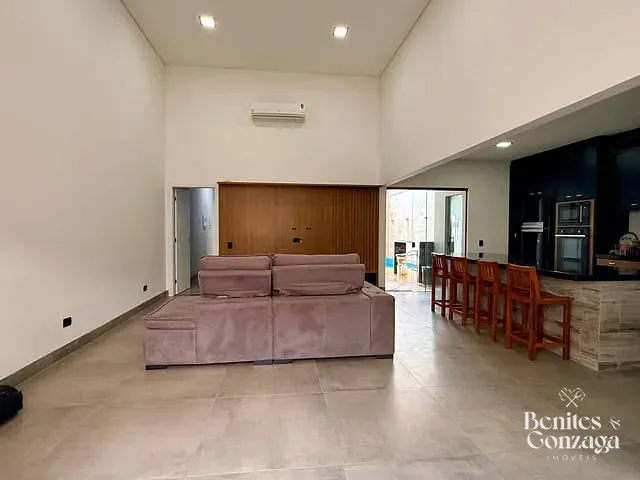 Casa com 155m² 3 quartos e 2 banheiros, à venda, no bairro Jardim Espanha em Maringá