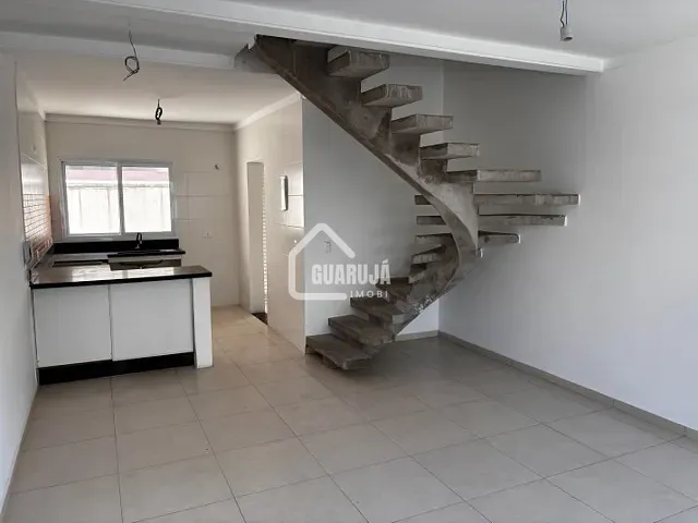 Casa 2 quartos e 2 banheiros, à venda, no bairro Jardim Enseada em Guarujá