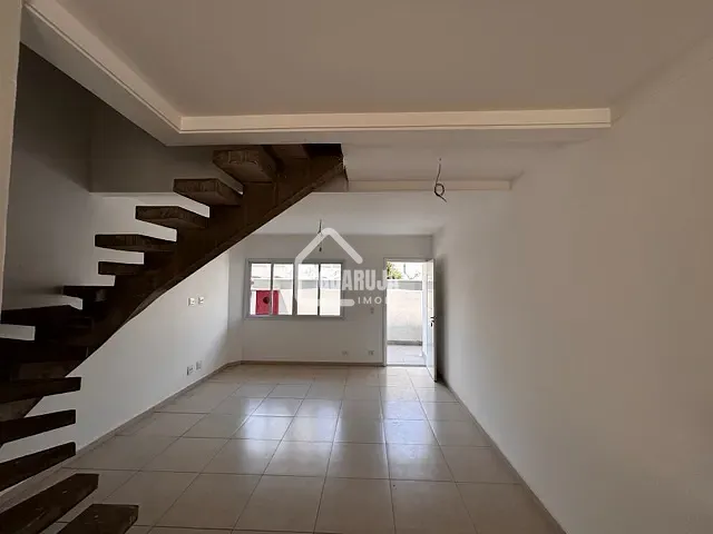 Casa 2 quartos e 2 banheiros, à venda, no bairro Jardim Enseada em Guarujá