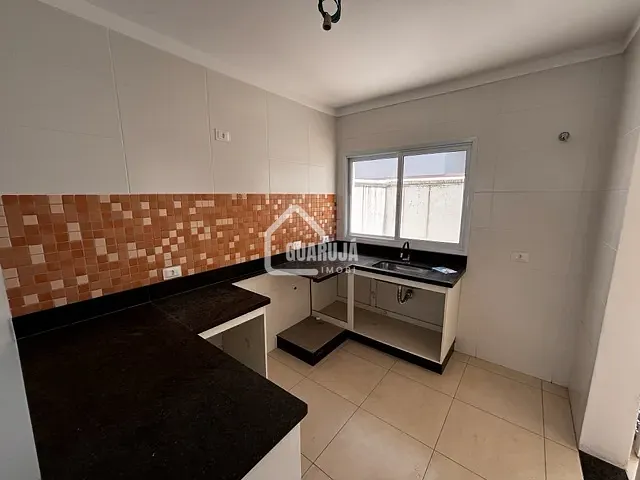 Casa 2 quartos e 2 banheiros, à venda, no bairro Jardim Enseada em Guarujá