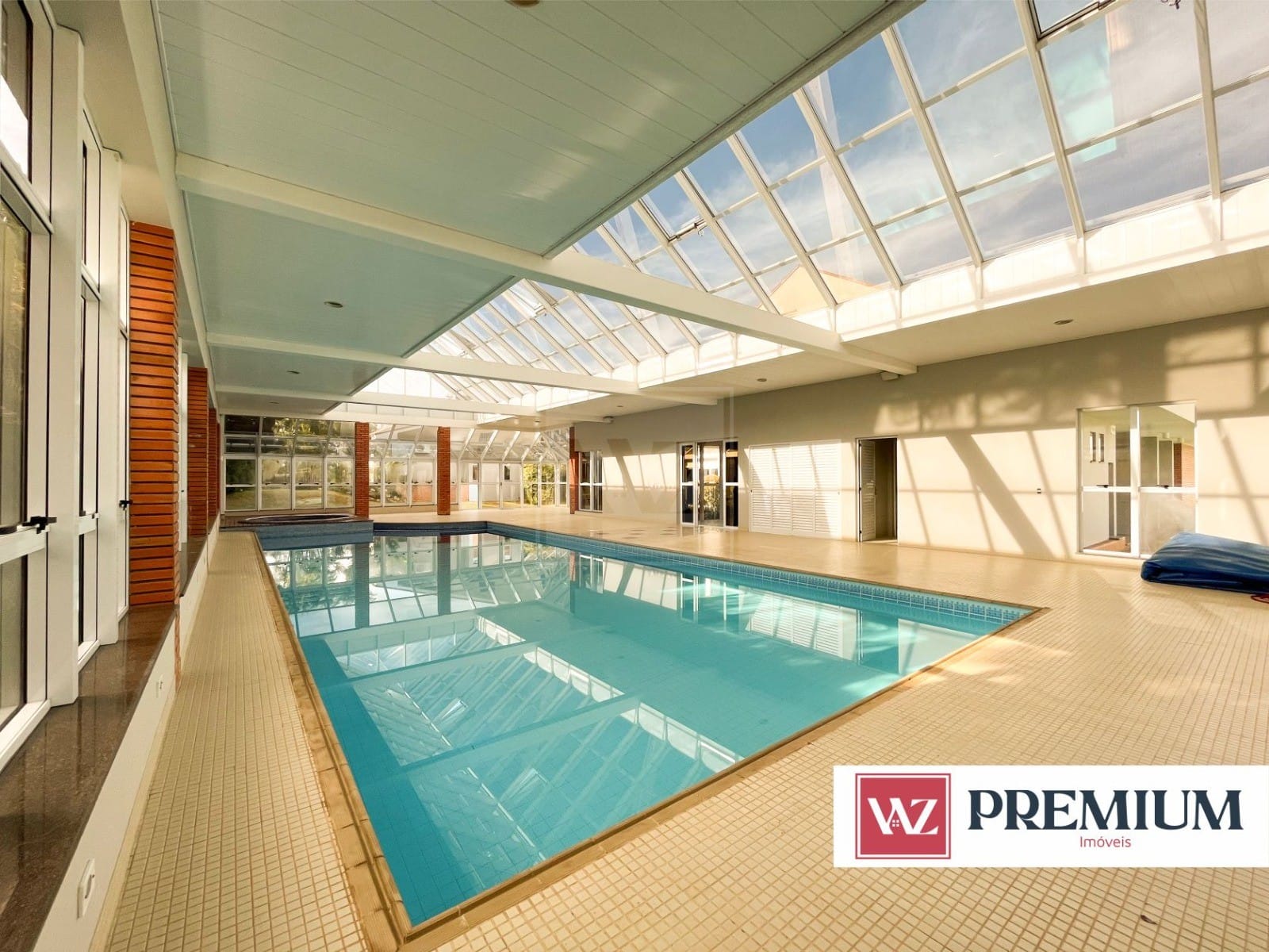 Casa à venda com 4 quartos, 1000m² - Foto 56