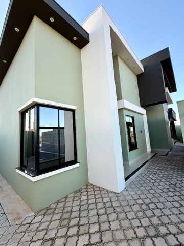 Casa 4 quartos e 2 banheiros, à venda, no bairro Montserrat em Nova Mutum