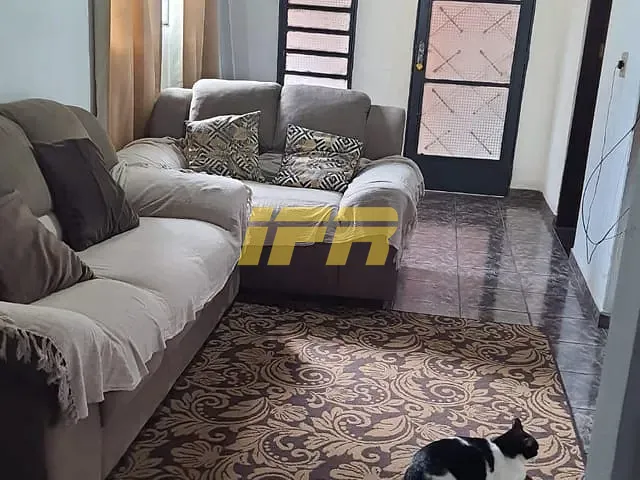 Casa com 276m² 4 quartos e 1 banheiro, à venda, no bairro Vila São Benedito em Pindamonhangaba