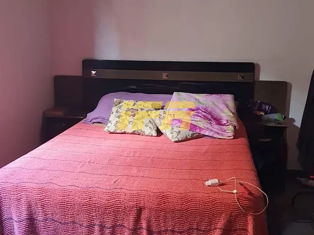 Casa com 276m² 4 quartos e 1 banheiro, à venda, no bairro Vila São Benedito em Pindamonhangaba