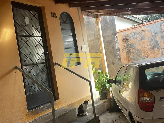 Casa com 276m² 4 quartos e 1 banheiro, à venda, no bairro Vila São Benedito em Pindamonhangaba