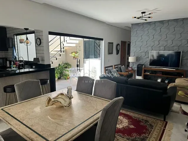 Casa com 140m² 3 quartos e 3 banheiros, à venda, no bairro Villa Verde em Bragança Paulista