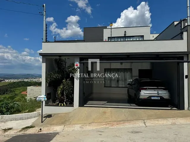 Casa com 140m² 3 quartos e 3 banheiros, à venda, no bairro Villa Verde em Bragança Paulista