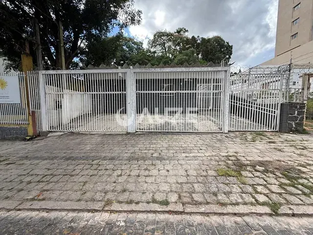 Casa com 450m², à venda, no bairro Centro Cívico em Curitiba