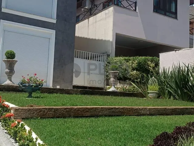 Casa com 275m² 4 quartos e 4 banheiros, à venda, no bairro Alphaville em Santana de Parnaíba