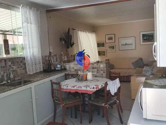 Casa com 360m² 2 quartos e 1 banheiro, à venda, no bairro Cidade Jardim Guapimirim em Guapimirim