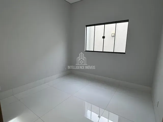 Casa com 180m² 3 quartos e 2 banheiros, à venda, no bairro Jardim Universitário em Cuiabá