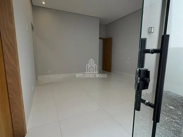 Casa com 180m² 3 quartos e 2 banheiros, à venda, no bairro Jardim Universitário em Cuiabá