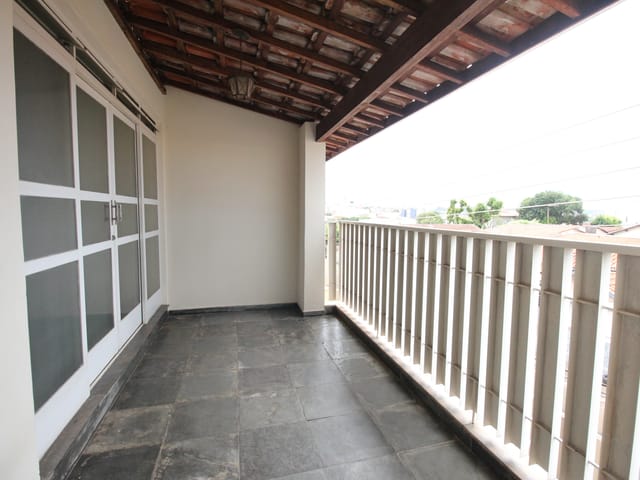 Casa com 150m² 3 quartos e 1 banheiro, para alugar, no bairro São Lázaro em São João da Boa Vista