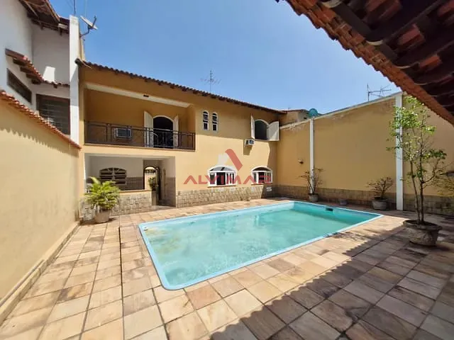 Casa com 360m² 3 quartos e 1 banheiro, à venda, no bairro Jardim Primavera em Volta Redonda