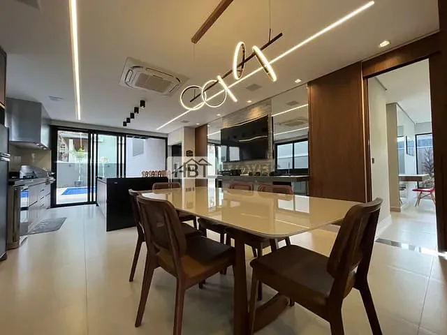 Casa 3 quartos e 5 banheiros, à venda, no bairro Residencial Lago Sul em Bauru