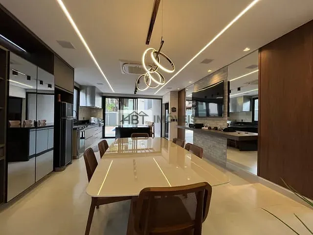 Casa 3 quartos e 5 banheiros, à venda, no bairro Residencial Lago Sul em Bauru