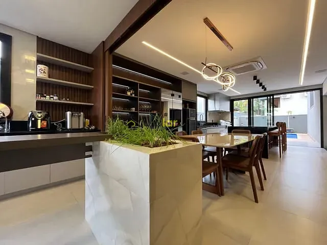 Casa 3 quartos e 5 banheiros, à venda, no bairro Residencial Lago Sul em Bauru