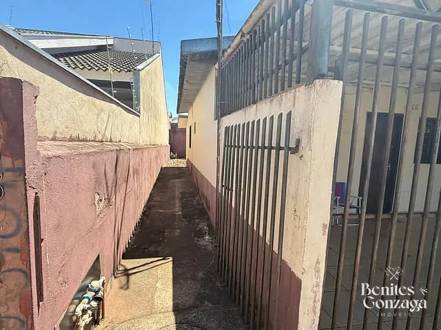 Casa 6 quartos e 3 banheiros, à venda, no bairro Jardim Independência em Sarandi
