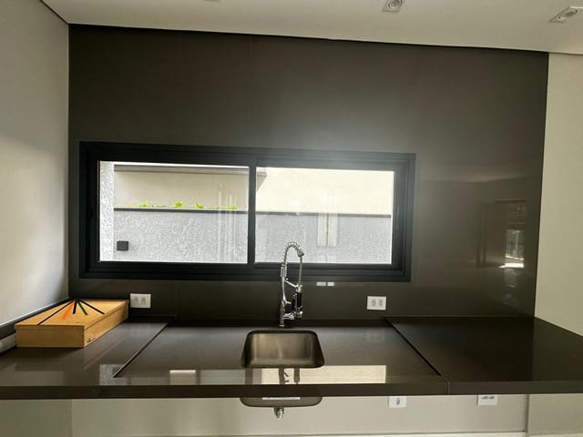 Casa com 320m² 3 quartos e 3 banheiros, à venda, no bairro Jardim São Pedro em Mogi das Cruzes