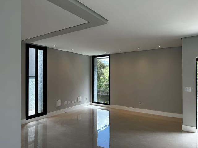 Casa com 320m² 3 quartos e 3 banheiros, à venda, no bairro Jardim São Pedro em Mogi das Cruzes