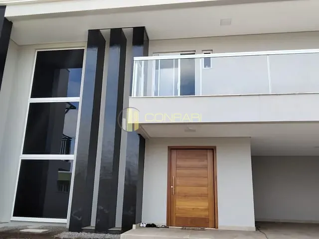 Casa 4 quartos e 4 banheiros, à venda, no bairro Alto são Bento em Itapema