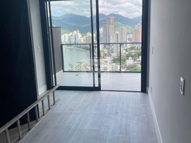 Casa com 463m² 5 quartos e 7 banheiros, à venda, no bairro Canto da Praia em Itapema
