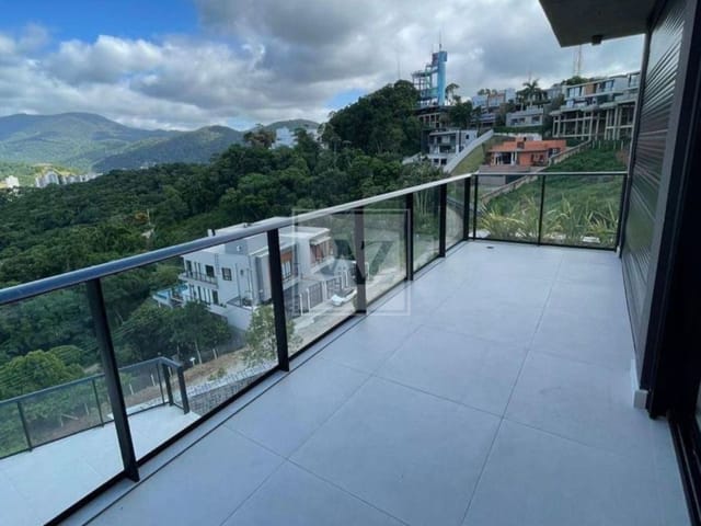 Casa com 463m² 5 quartos e 7 banheiros, à venda, no bairro Canto da Praia em Itapema