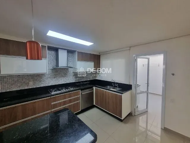 Casa com 414m² 4 quartos e 3 banheiros, à venda, no bairro Jardim Country Club em Poços de Caldas
