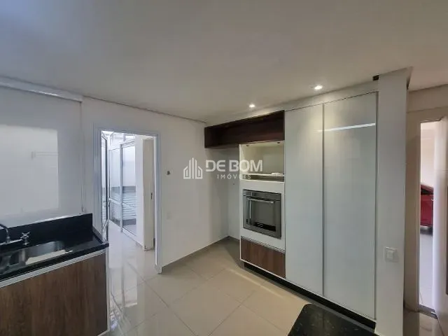 Casa com 414m² 4 quartos e 3 banheiros, à venda, no bairro Jardim Country Club em Poços de Caldas