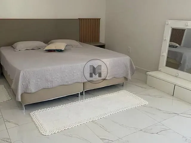 Casa com 360m² 4 quartos e 5 banheiros, à venda, no bairro Portal das Colinas em Guaratinguetá