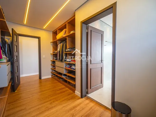 Casa com 750m² 4 quartos e 6 banheiros, à venda, no bairro Jardim do Golf I em Jandira