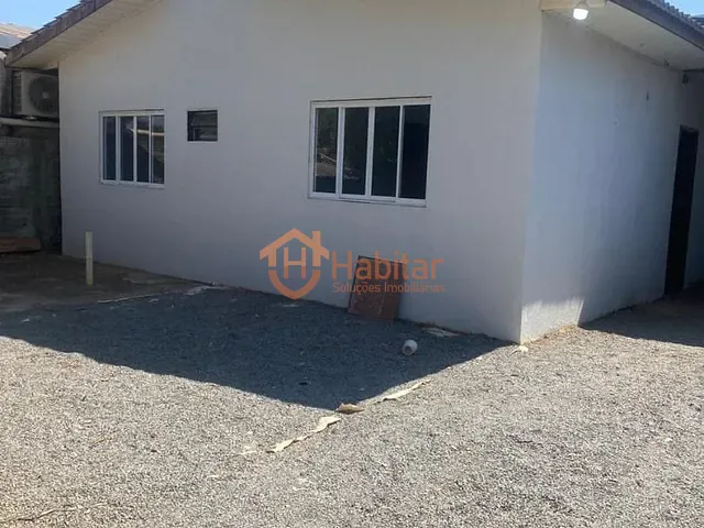 Casa com 68m² 2 quartos e 1 banheiro, para alugar, no bairro Centro Norte em Sorriso