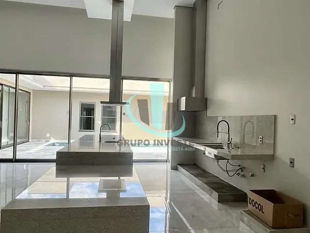 Casa com 606m² 4 quartos e 6 banheiros, à venda, no bairro Residencial Portal dos Oitis em Araraquara