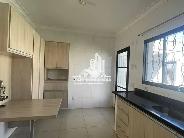 Casa 3 quartos e 2 banheiros, à venda, no bairro Centro em Pederneiras