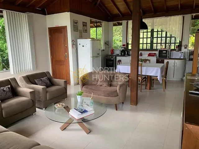 Casa com 641m² 2 quartos e 2 banheiros, à venda, no bairro Cacupé em Florianópolis