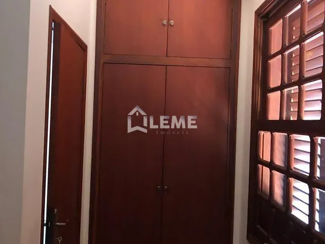 Casa com 415m² 4 quartos e 4 banheiros, à venda, no bairro Centro em Mococa