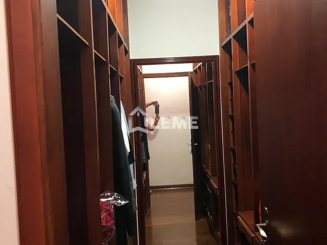 Casa com 415m² 4 quartos e 4 banheiros, à venda, no bairro Centro em Mococa