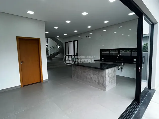 Casa com 200m² 3 quartos e 4 banheiros, à venda, no bairro Conjunto Habitacional Alexandre Urbanas em Londrina