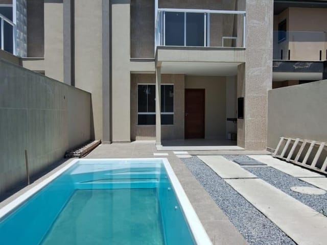 Casa 4 quartos e 1 banheiro, à venda, no bairro Recreio em Rio das Ostras