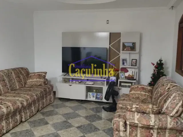 Casa com 197m², à venda, no bairro Dorandia em Barra do Piraí