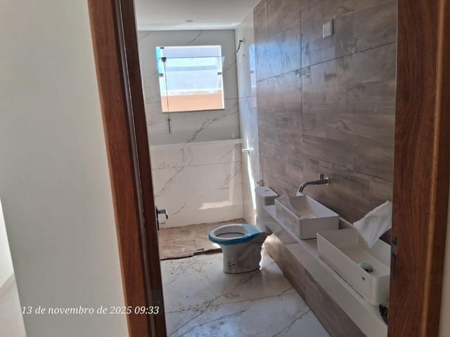 Casa 3 quartos e 3 banheiros, à venda, no bairro Viverde I em Rio das Ostras