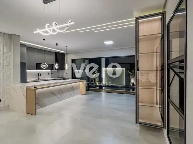 Casa com 300m² 4 quartos e 5 banheiros, à venda, no bairro Piracangaguá em Taubaté