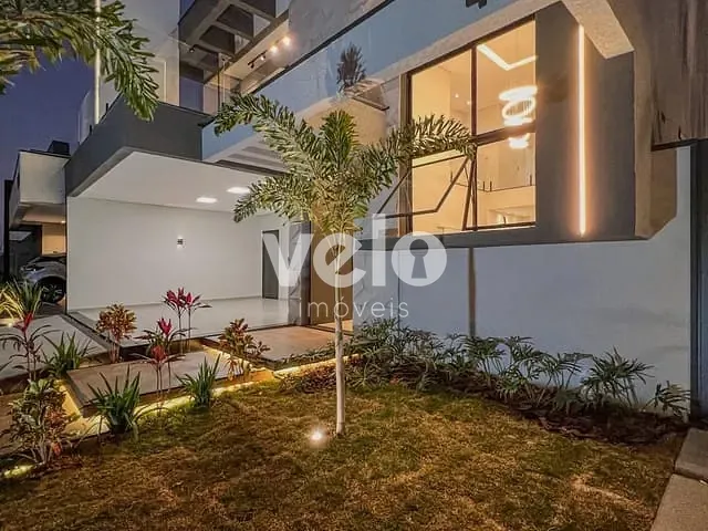Casa com 300m² 4 quartos e 5 banheiros, à venda, no bairro Piracangaguá em Taubaté